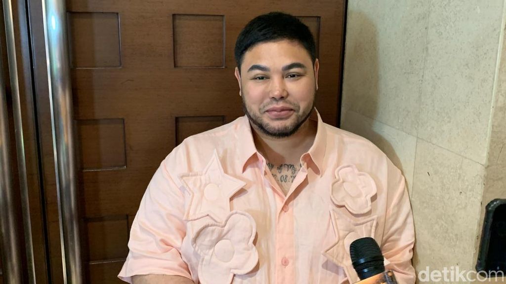Ivan Gunawan Gelar Fashion Show Spesial untuk Survivor Kanker
