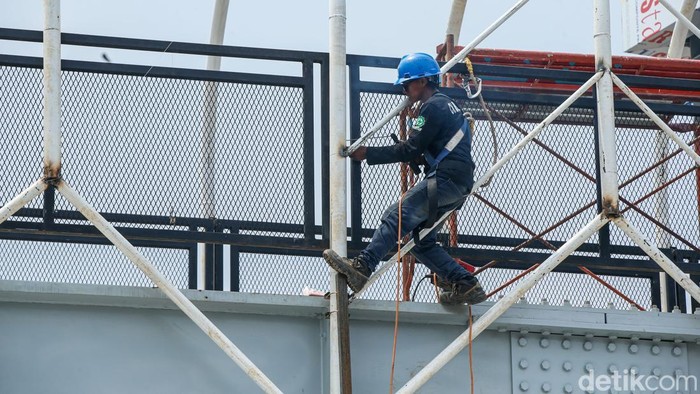 Pembangunan Jembatan Penyeberangan Orang (JPO) di kawasan Pangkalan Jati, Jakarta Timur, terus dikebut. Proyek yang dimulai sejak 16 Mei 2025 dengan target pengerjaan 210 hari itu kini memasuki tahap akhir.