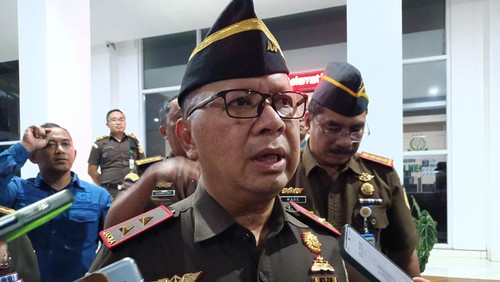 Kajati NTB, Wahyudin, saat ditemui wartawan di Kejari Mataram, Kamis (25/9/2025). (Abdurrasyid Efendi/detikBali)