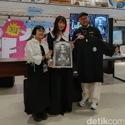 Kolaborasi Bernadya x Seniman Visual Wickana di JICAF 2025 Kolaborasi Bernadya x Seniman Visual Wickana di JICAF 2025
