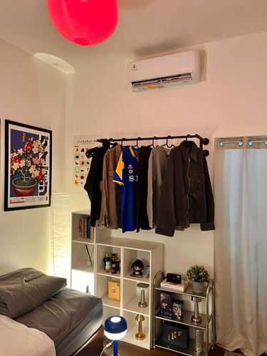 Gen Z menyulap rumah kontrakan tiga petak menjadi estetis mendadak viral di media sosial.