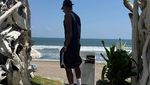 Gaya Jesse Lingard Liburan di Bali Sambil Pamer Perut Sixpack