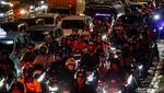 Jalan Gatot Subroto Arah Cawang Macet