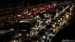 Jalan Gatot Subroto Arah Cawang Macet