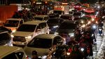 Jalan Gatot Subroto Arah Cawang Macet
