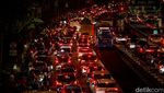 Jalan Gatot Subroto Arah Cawang Macet