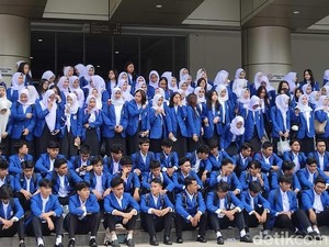 Ketika Jas Almamater Undip Kembali ke Warna Awal, Biru Kobalt