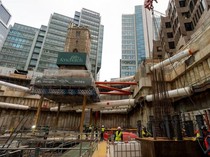 Teknik Sipil Tingkat Tinggi: Gereja Melayang di Antara Para Pencakar Langit