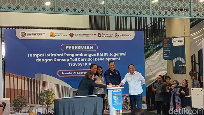 Menko Agus Harimurti Yudhoyono (AHY) travoy hub