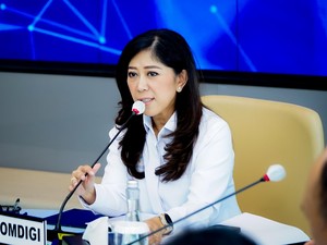 Menkomdigi: Pembatasan Anak ke Medsos Bukan Larangan Main Internet