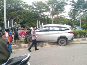Tabrakan Beruntun Libatkan 5 Kendaraan di Kolaka, 1 Pemotor Luka