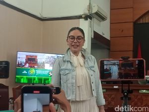 Nikita Mirzani Resmi Gugat Reza Gladys Rp 244 M