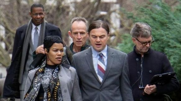 Cuplikan adegan dalam film One Battle After Another (2025).