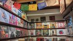Potret Pasar Santa, Surga Para Pecinta Barang Lawas Alias Vintage