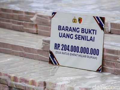 Penampakan Barbuk Rp204 Miliar Hasil Pembobolan Rekening Bank BUMN