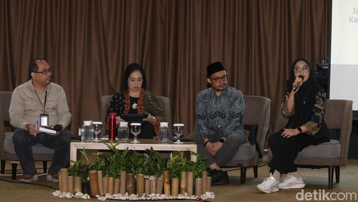 Upaya membangun budaya ramah lingkungan di sekolah kembali diperkuat. Kementerian Lingkungan Hidup (KLH) bersama Yayasan Bakti Barito dan Laboratorium Sosiologi Universitas Indonesia (LabSosio UI) meluncurkan dua instrumen nasional untuk mengukur kepedulian lingkungan hidup di sekolah.