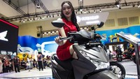 Secara keseluruhan, usher berperan menjaga kelancaran pameran sekaligus memperkuat daya tarik setiap booth. Kehadiran mereka ikut membuat pengalaman berkunjung ke IMOS 2025 terasa lebih nyaman dan berkesan.  