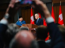 Video Momen PM Kanada Ajak Prabowo Makan Malam-Keliling Galeri Nasional