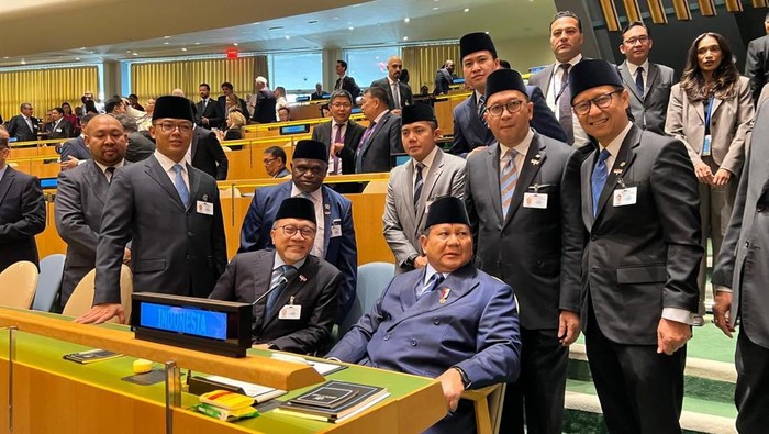 Presiden Prabowo Subianto didampingi Menko Pangan Zulkifli Hasan (Zulhas) dan sejumlah menteri di sidang umum PBB, New York, AS. (dok istimewa)