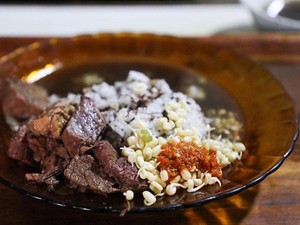 Rawon Rampal, Kuah Hitam Penuh Kenangan dari Kota Malang