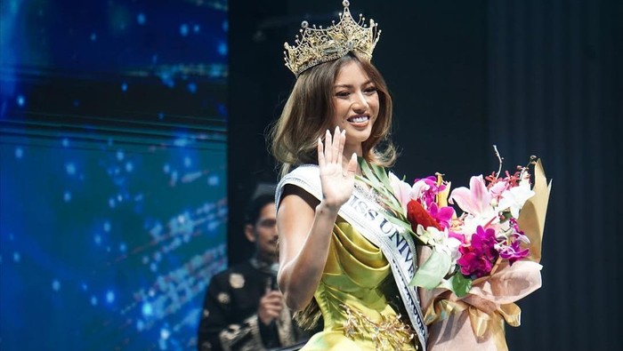 Sanly Liu berhasil menyabet gelar Miss Universe Indonesia 2025. (Instagram @missuniverseidnofficial)