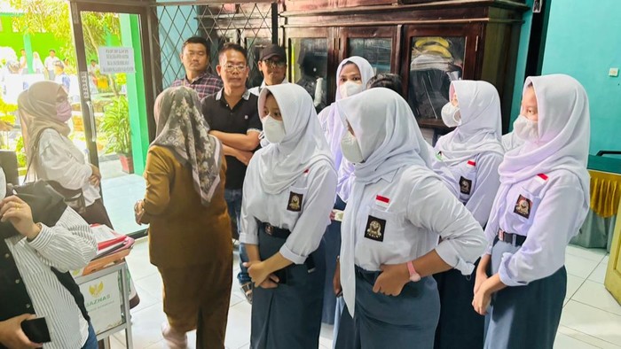 Siswa SMAN 5 Bengkulu yang diberhentikan sekolah karena tak terdaftar Dapodik