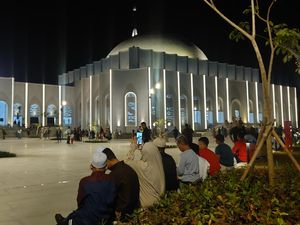 Masjid Agung Al Bakrie yang Kini Jadi Spot Foto Favorit Warga Lampung
