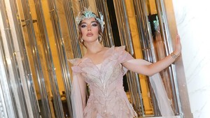 Gelang berlian Vanclee Farpels Rp 500 juta jadi statement look Tasya Farasya. Foto: Instagram/@tasyafarasya