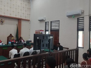Siksa-Telanjangi 3 Remaja Pencuri LPG, 6 Terdakwa Divonis 7-9 Bulan Bui