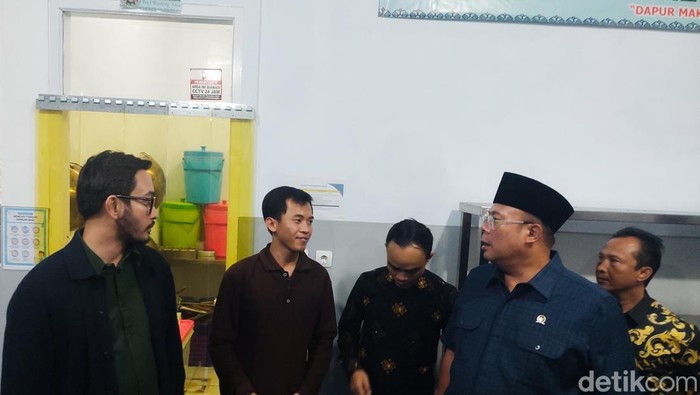 Wakil Ketua DPR RI Cek Dapur SPPG di Cipongkor