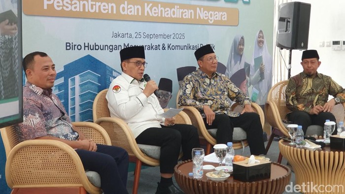 Wakil Menteri Agama H. Romo Muhammad Syafii, dalam acara Dialog Media: Pesantren dan Kehadiran Negara di Antara Heritage Centre (AHC) Jakarta, Kamis (25/9/2025).