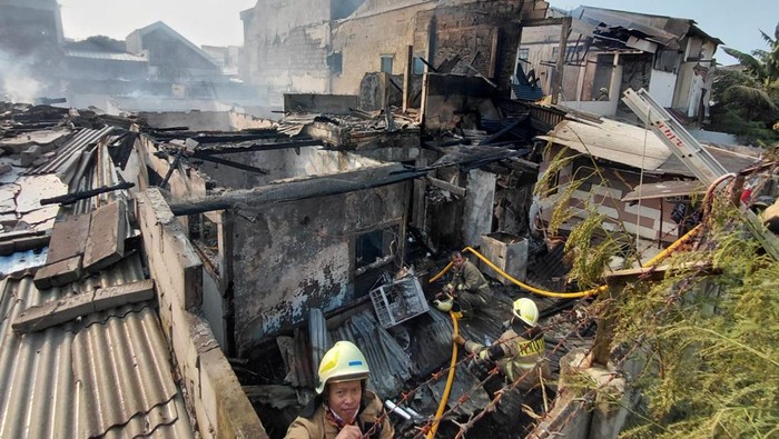 3 rumah di Kelapa Gading, Jakut terbakar
