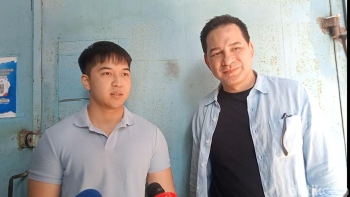Ari Wibowo dan Kenzo ditemui di Jalan Kapten P Tendean, Jakarta Selatan, Jumat (26/9/2025).