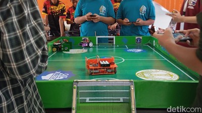Keseruan ASEAN Robotic Day 2025, Bisa Tanding  Bola dengan Robot!