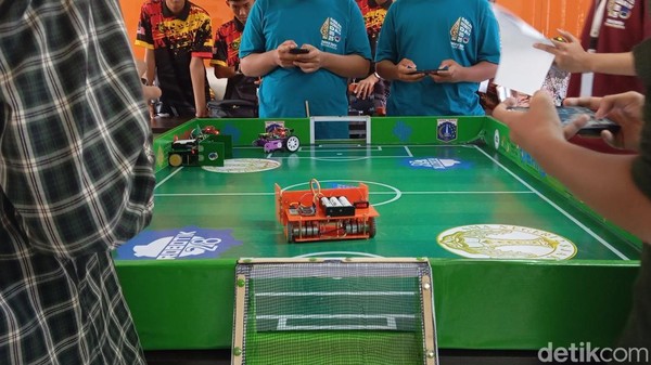 Keseruan ASEAN Robotic Day 2025, Bisa Tanding  Bola dengan Robot!