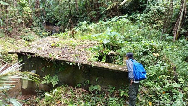 Penampakan bak penampungan air bersih yang dibangun Desa Salamkanci, Kecamatan Bandongan di Dusun Temanggal II, Desa Bumirejo, Kecamatan Kaliangkrik, Kabupaten Magelang kondisinya mangkrak, Jumat (26/9/2025).