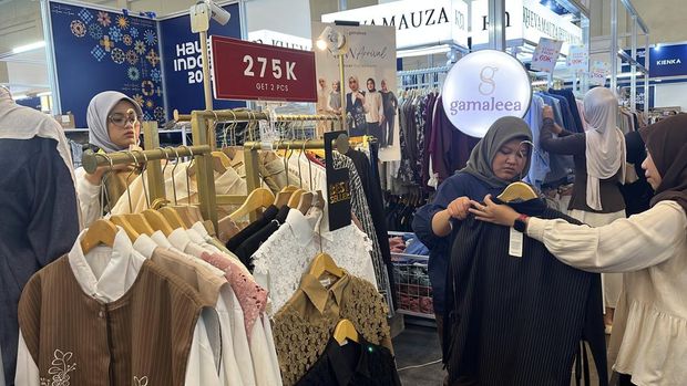 Bazar modest fashion GlamLocal berkolaborasi dengan Halal Indo Expo 2025, 50 brand modest yang memberikan diskon menggiurkan dan koleksi eksklusif yang hanya bisa kamu temukan di sini. Bazar mulai dari 25-28 September 2025 di Hall 6, ICE BSD City.