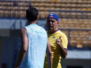 Bojan Hodak Dibuat Pusing soal Pemain jelang Lawan Persik, Apa Sebabnya?