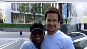 Dia mah Mark Wahlberg. Foto: Binnni via Bored Panda