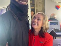 Dikira Foto Sama Artis, Tahunya Sama... Auk Siapa