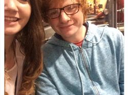 Dikira Foto Sama Artis, Tahunya Sama... Auk Siapa