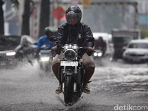 Setelah Panas Menyengat Kini RI Diguyur Hujan Angin, BMKG Ungkap Sebabnya