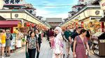 Foto Liburannya Inara Rusli di Jepang, Cantik Pakai Kimono