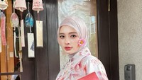 Rasanya tak afdal bila di Jepang tak memakai kimono dan berfoto di Sensoji Temple, Asakusa. 