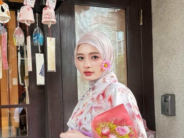 Inara Rusli di Jepang Inara Rusli di Jepang