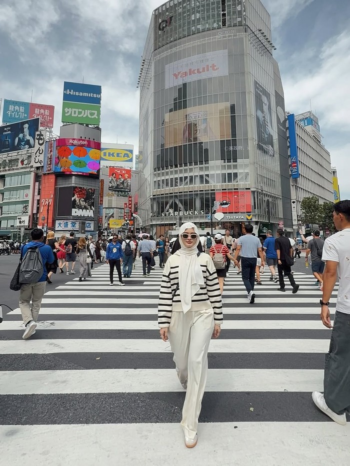 Inara Rusli di Jepang Inara Rusli di Jepang