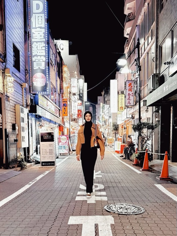 Inara Rusli di Jepang