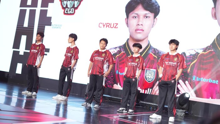 Pekan keenam babak reguler season MPL ID S16 memasuki hari pertamanya. Para penggemar Mobile Legends di Tanah Air bisa menyaksikan laga seru antara Alter Ego Esports vs Geek Fam.
