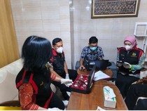 Kejati Sita Mobil-6 Jam Tangan Diduga Hasil Korupsi Eks Kadis Kominfo Sleman