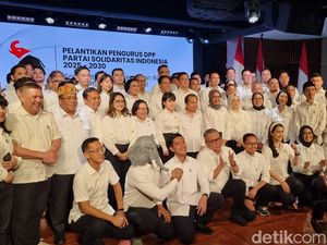 Ciri-ciri Bapak J Ketua Dewan Pembina PSI